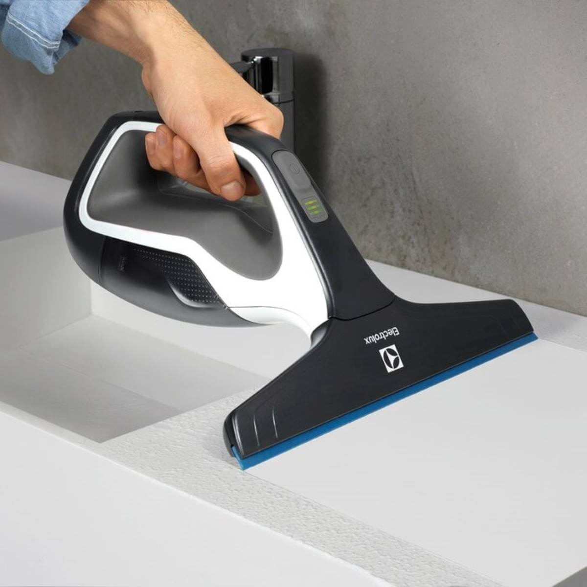 Пилосос ручної ELECTROLUX WS71-6TG