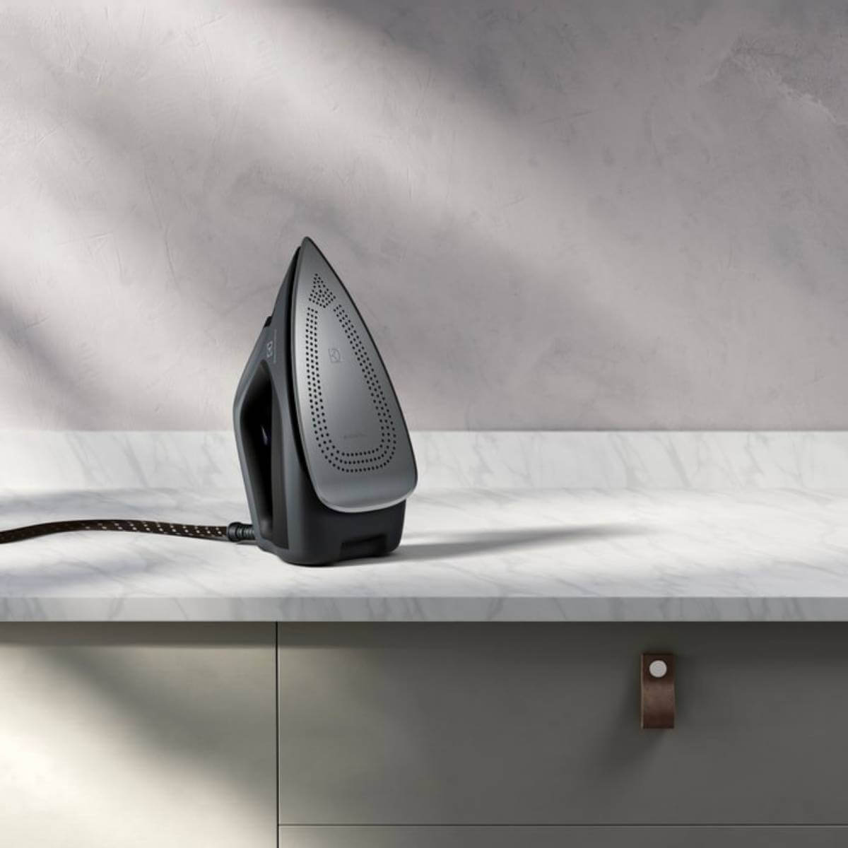 Праска ELECTROLUX E6ST1-8EG