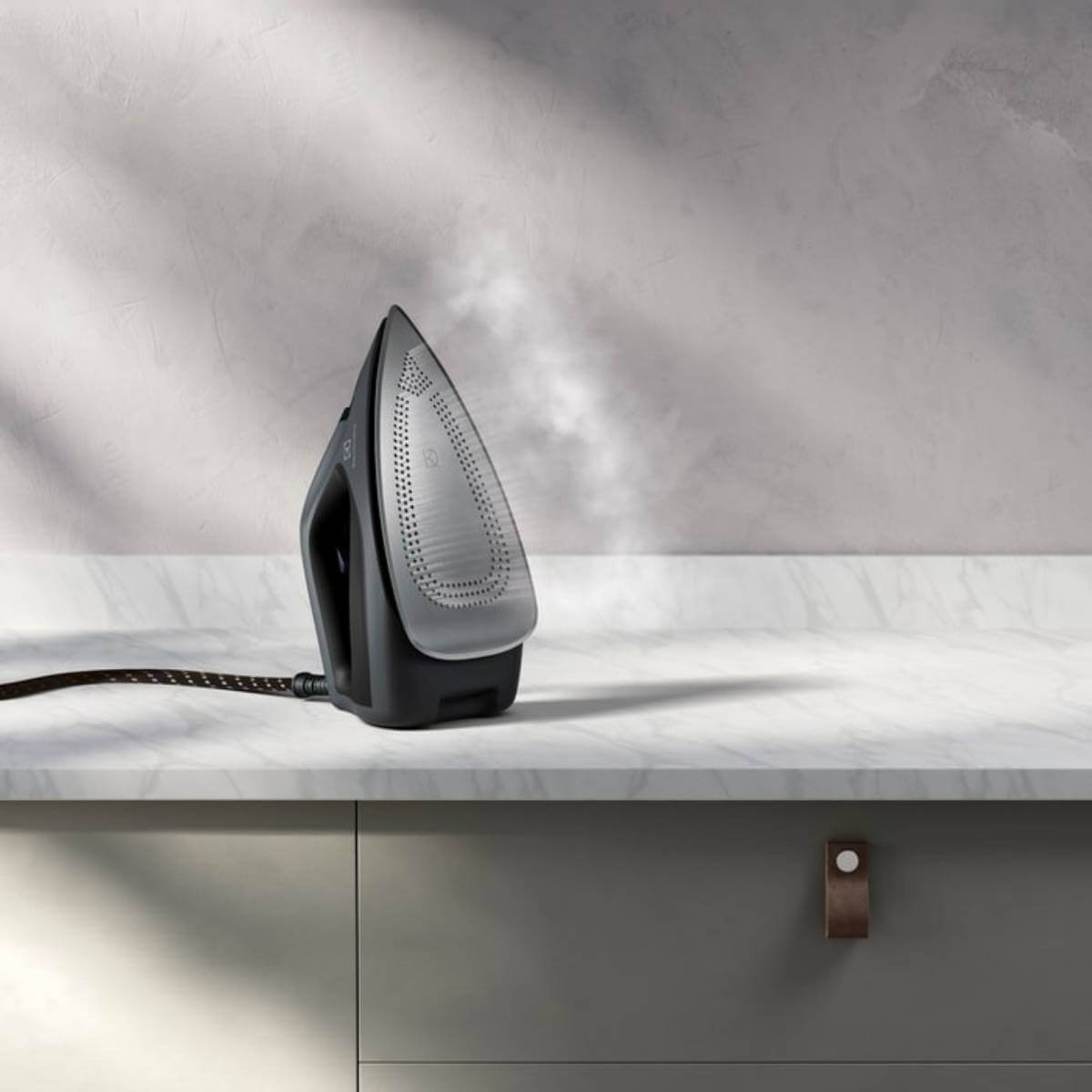 Праска ELECTROLUX E6ST1-8EG