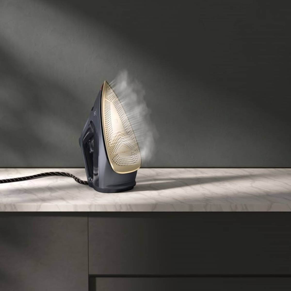 Праска ELECTROLUX E8SI1-7EGM