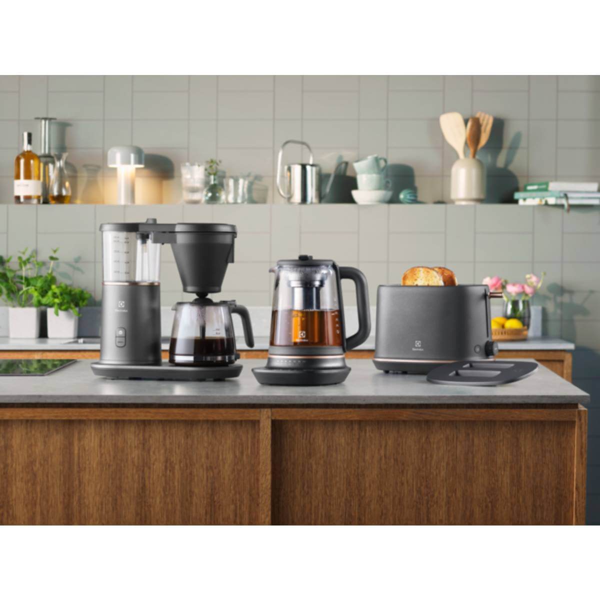 Чайник ELECTROLUX E7K1-6BP