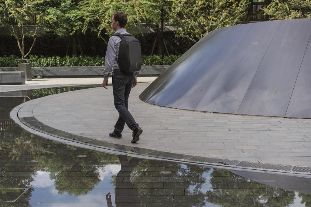 Рюкзак XD Design Bobby XL anti-theft backpack 17'' BLACK (P705.561)