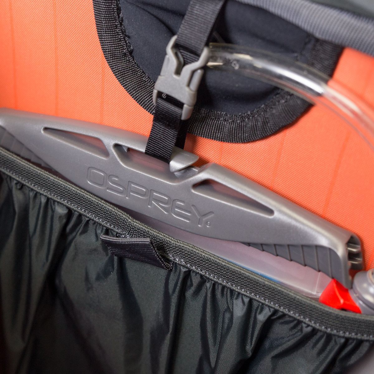 Рюкзак Osprey Exos 58 (2021) Blaze Black чорний